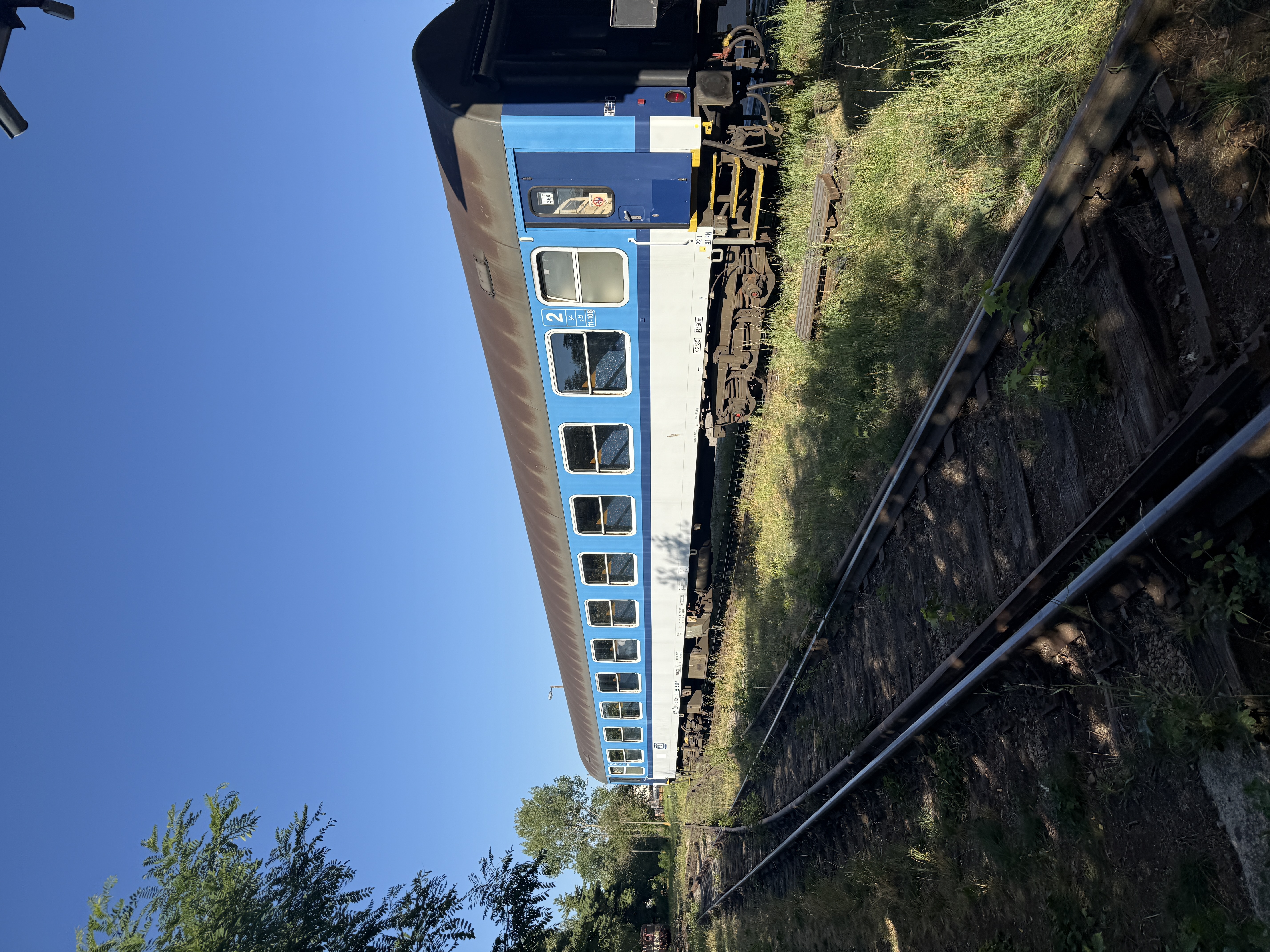 B249 – Oddílový vůz 2. třídy
